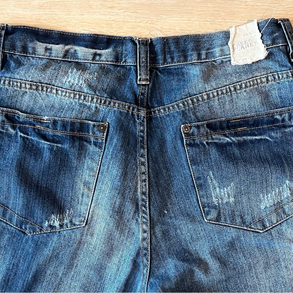 Men’s Free Planet Distressed Jeans - Picture 5 of 6